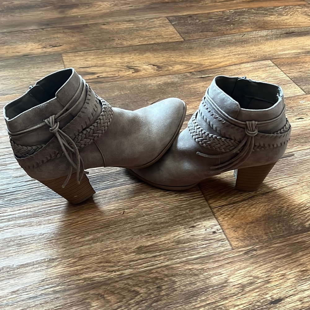 Chunky heeled boots bootie